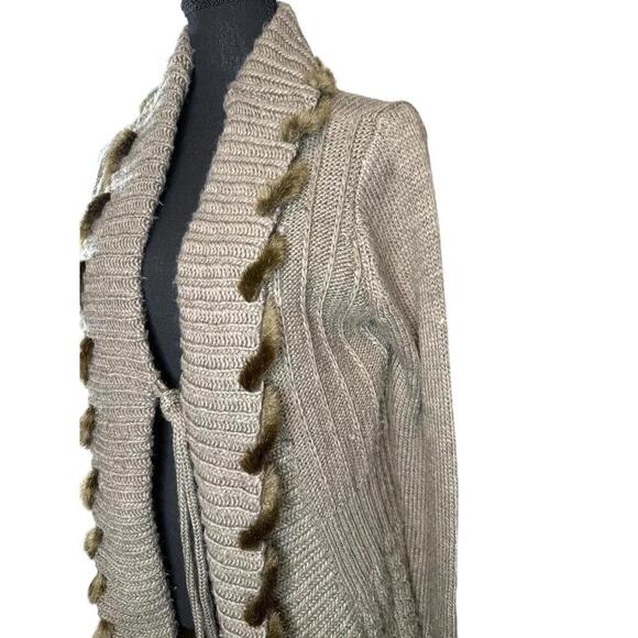 Lapis Women’s Brown Ruffled Sweater Cardigan Faux Fur Long Sleeve Plus Size 1X - Picture 2 of 3